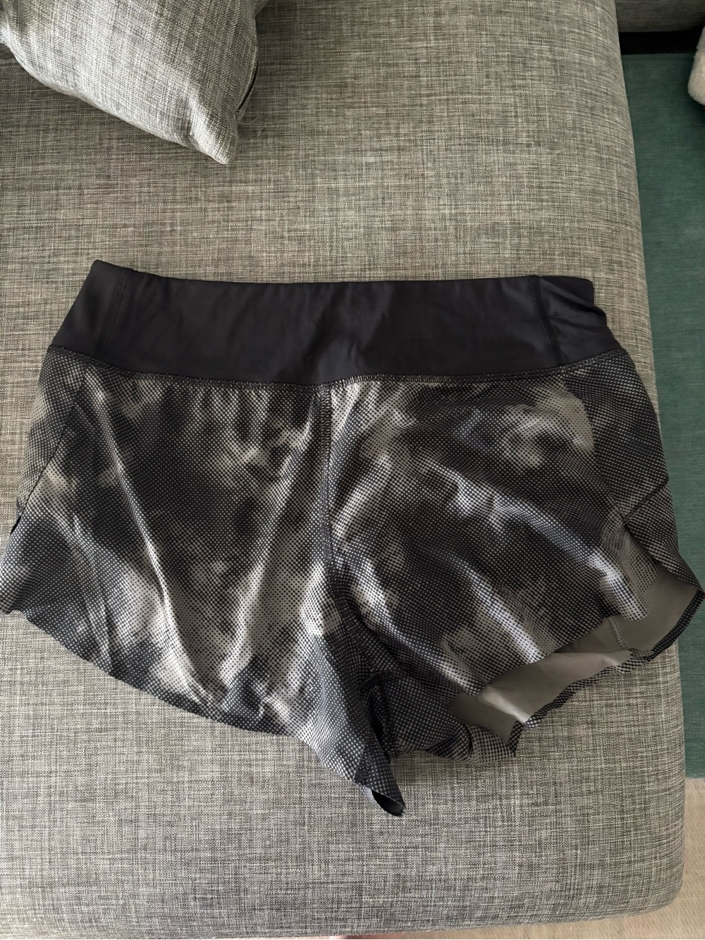 Athleta Black Metallic-Pattern Athletic Shorts size small